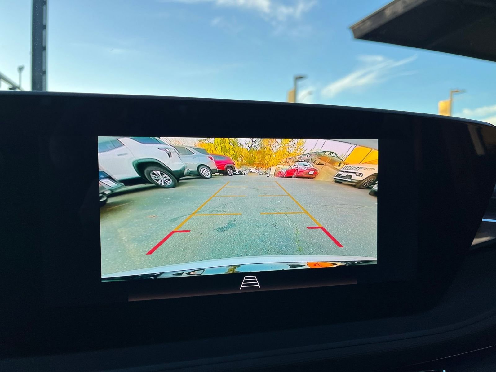 Used 2025 Buick Envista Sport Touring image 17