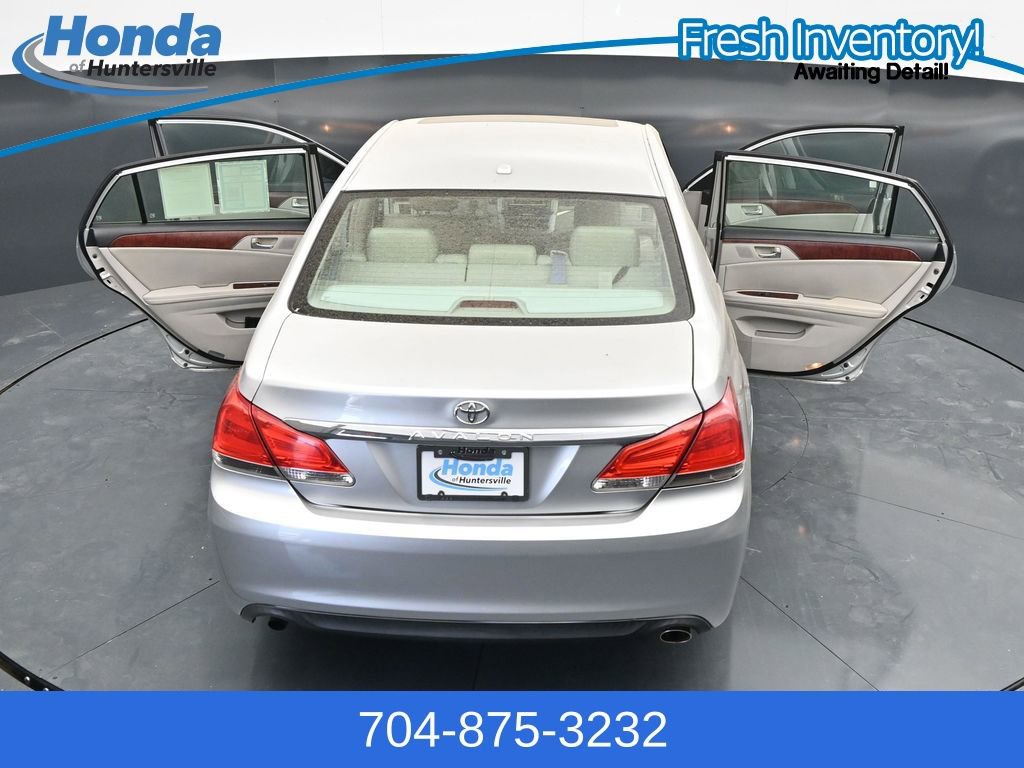 Used 2011 Toyota Avalon Limited FWD image 29