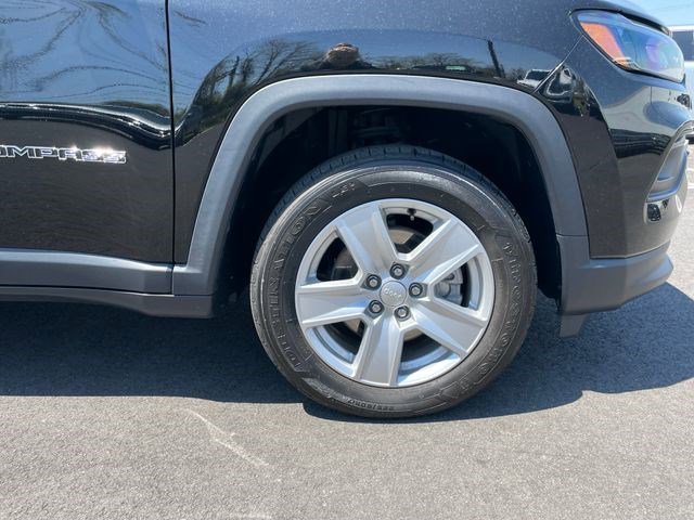 Used 2022 Jeep Compass Latitude w/ Convenience Group AWD/4WD image 7