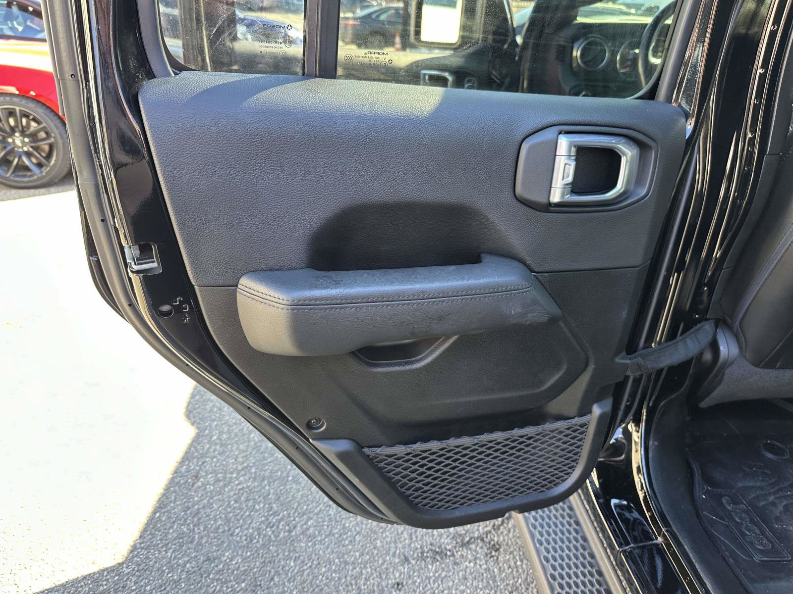 Used 2021 Jeep Wrangler Unlimited Sahara AWD/4WD image 18