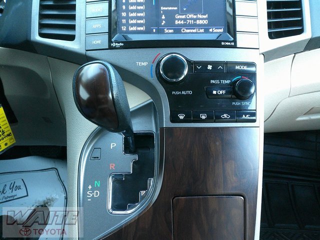 Used 2015 Toyota Venza LE image 15