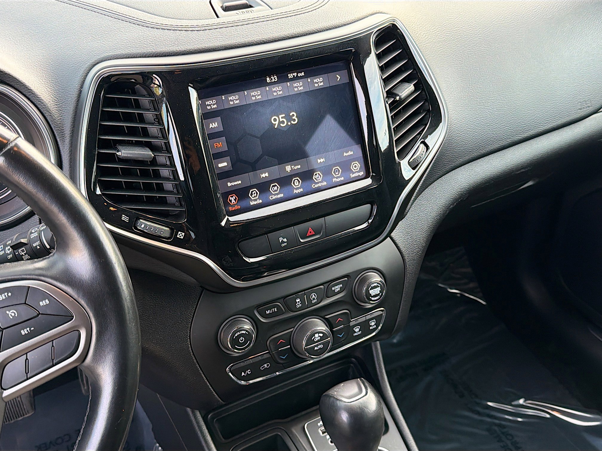 Used 2020 Jeep Cherokee Limited FWD image 27