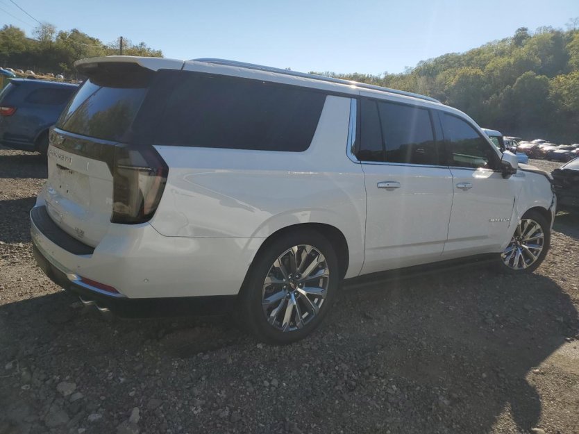 Used 2025 Chevrolet Suburban High Country image 5