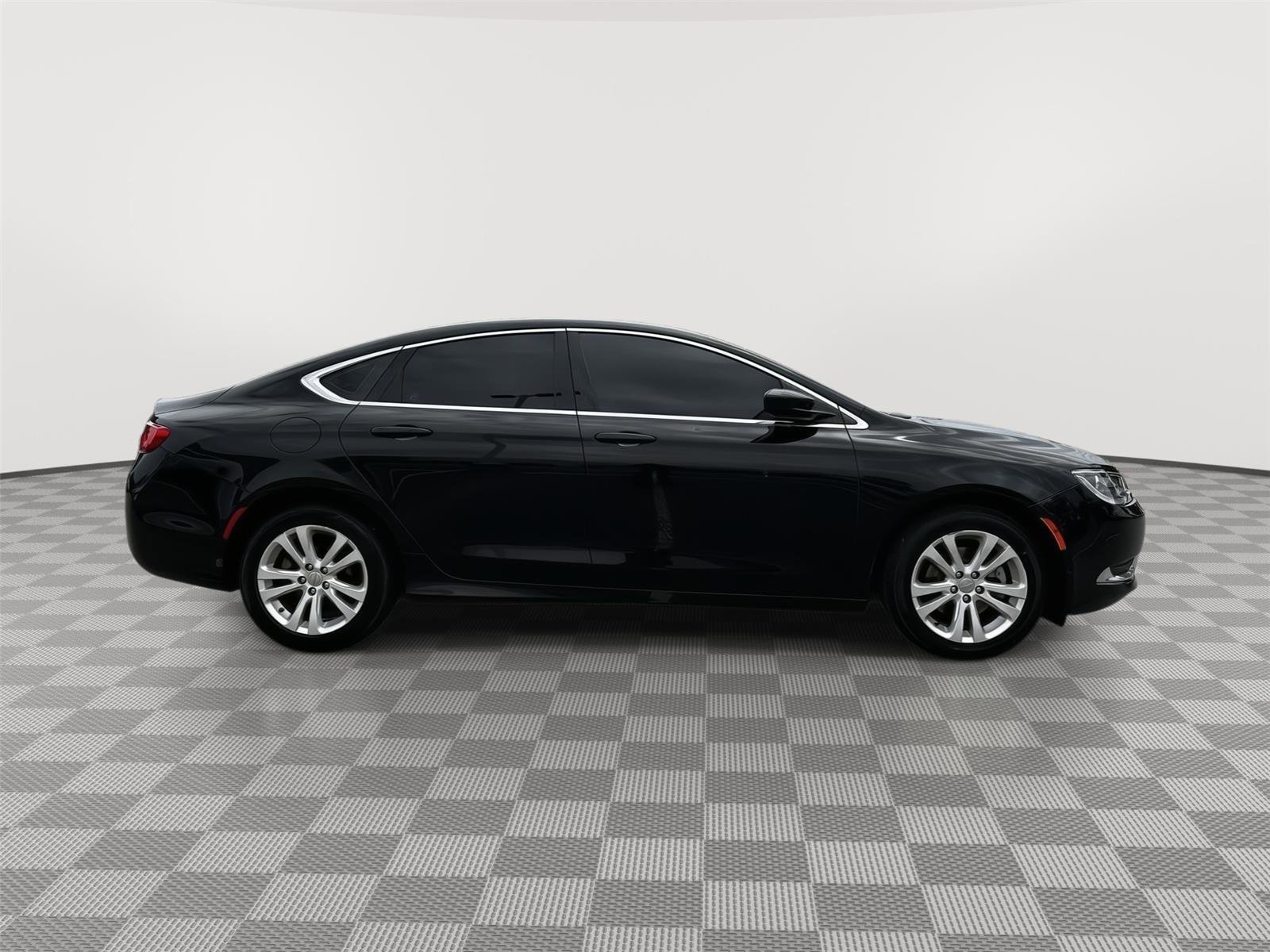 Used 2016 Chrysler 200 Limited w/ Convenience Group FWD image 5