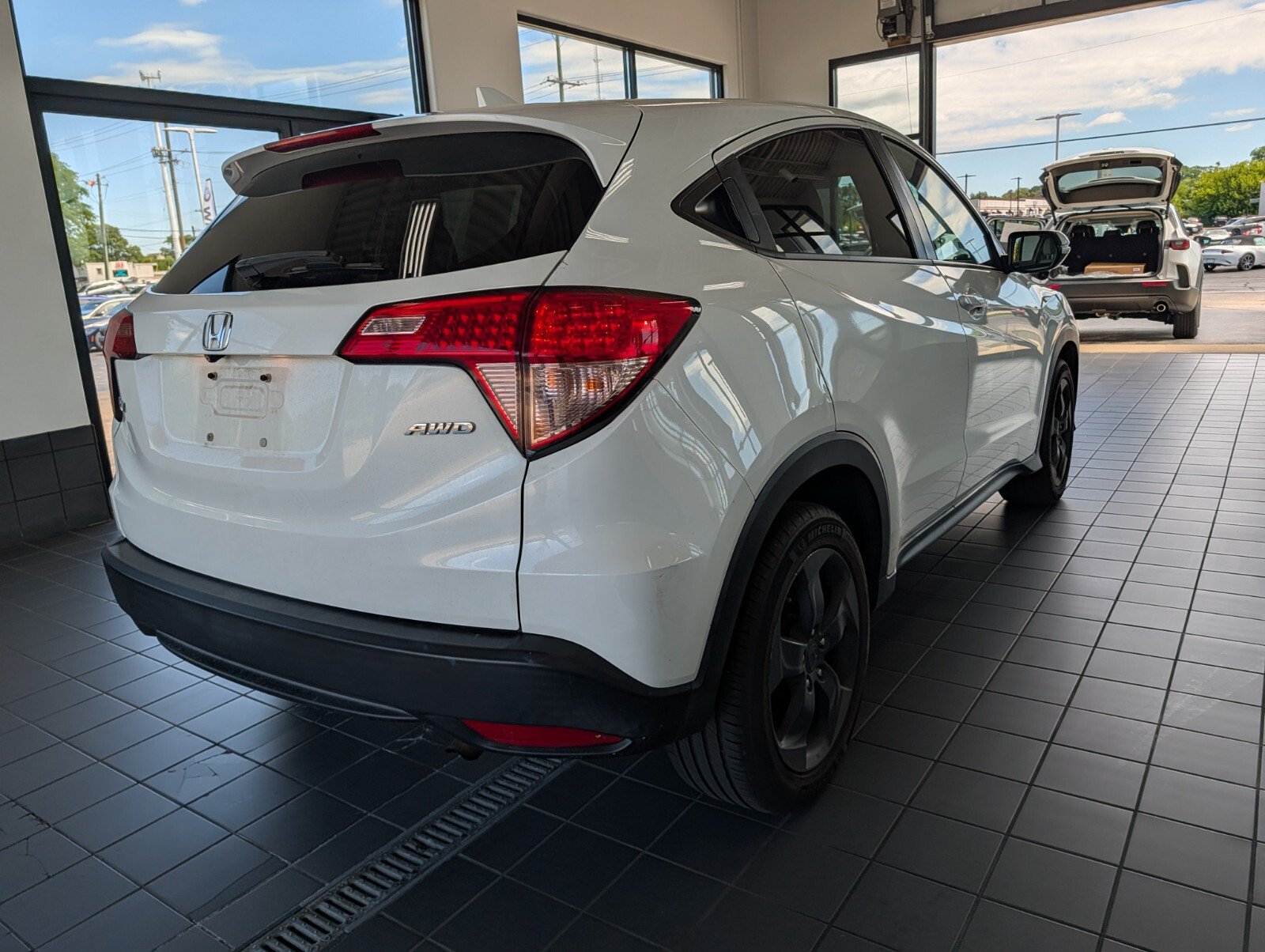 Used 2016 Honda HR-V EX image 2