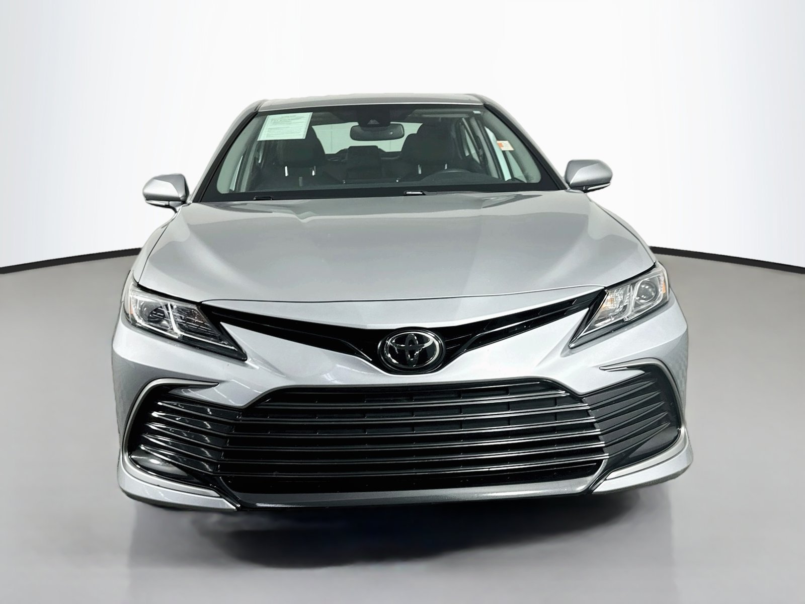 Used 2021 Toyota Camry LE w/ Convenience Package FWD image 2