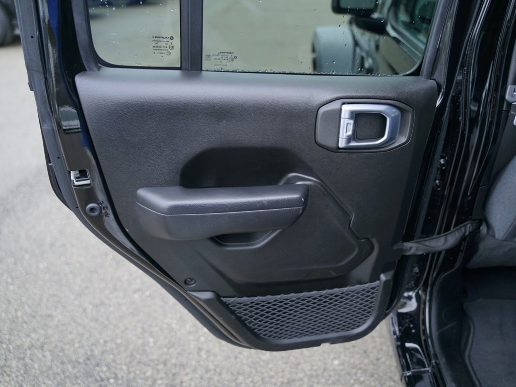 Used 2025 Jeep Wrangler Sport S image 24