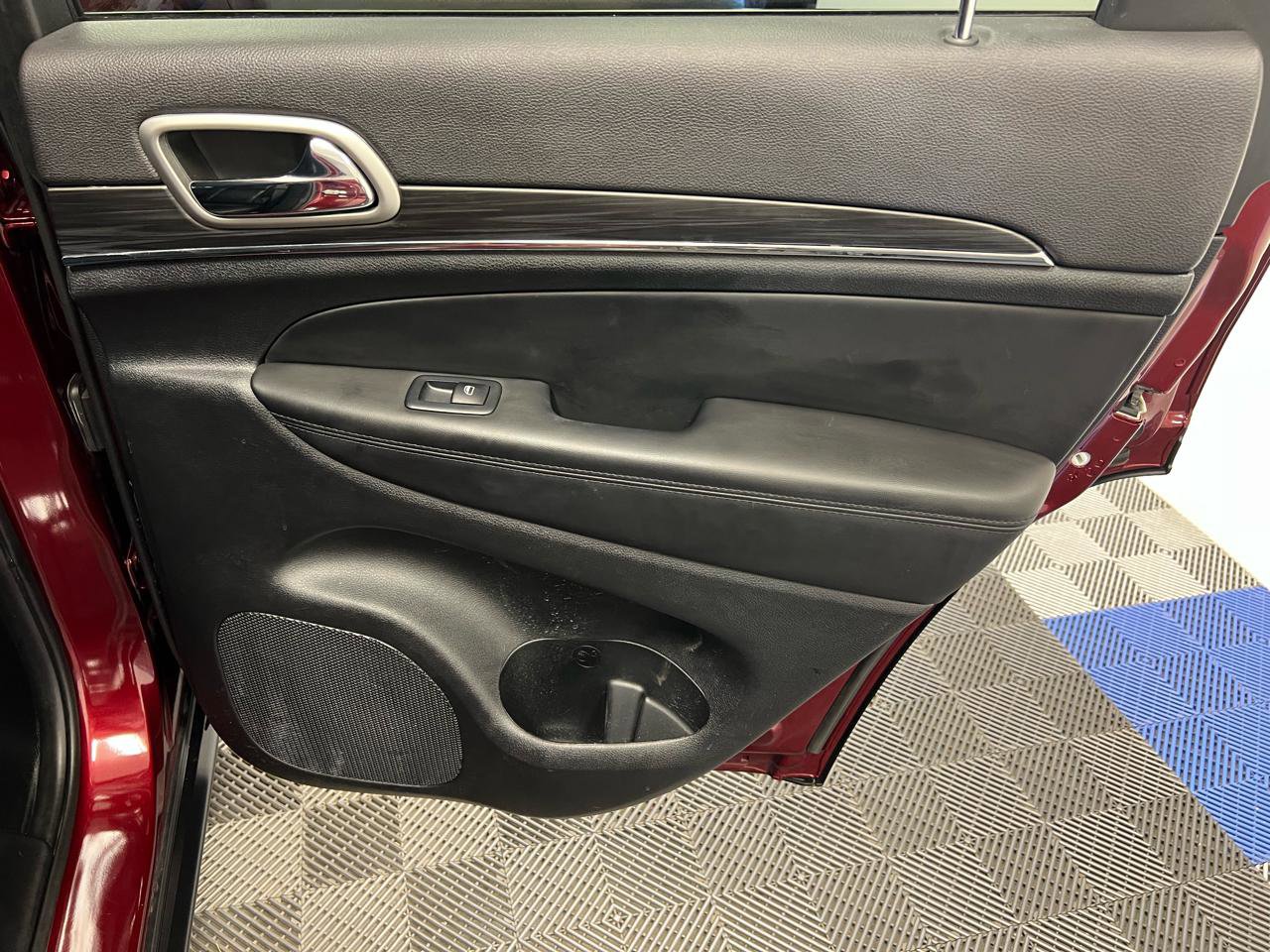 Used 2022 Jeep Grand Cherokee Limited image 17