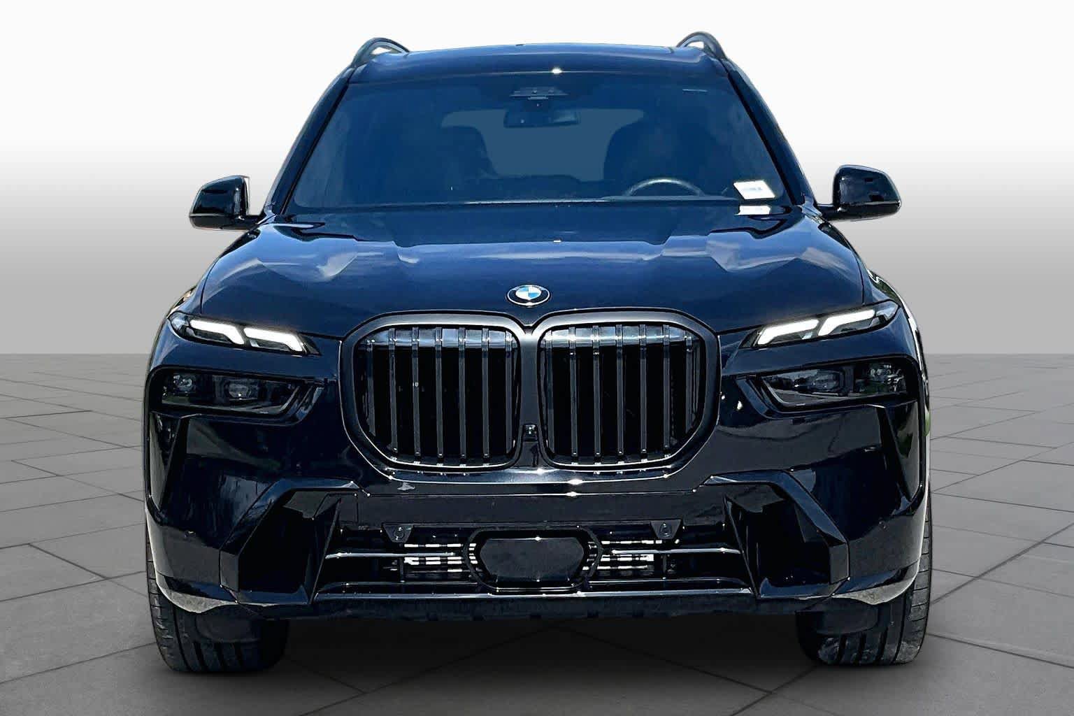 Used 2026 BMW X7 xDrive40i w/ M Sport Package AWD/4WD image 3