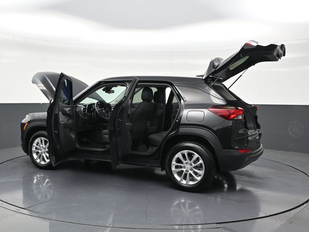 Used 2025 Chevrolet TrailBlazer LS FWD image 32