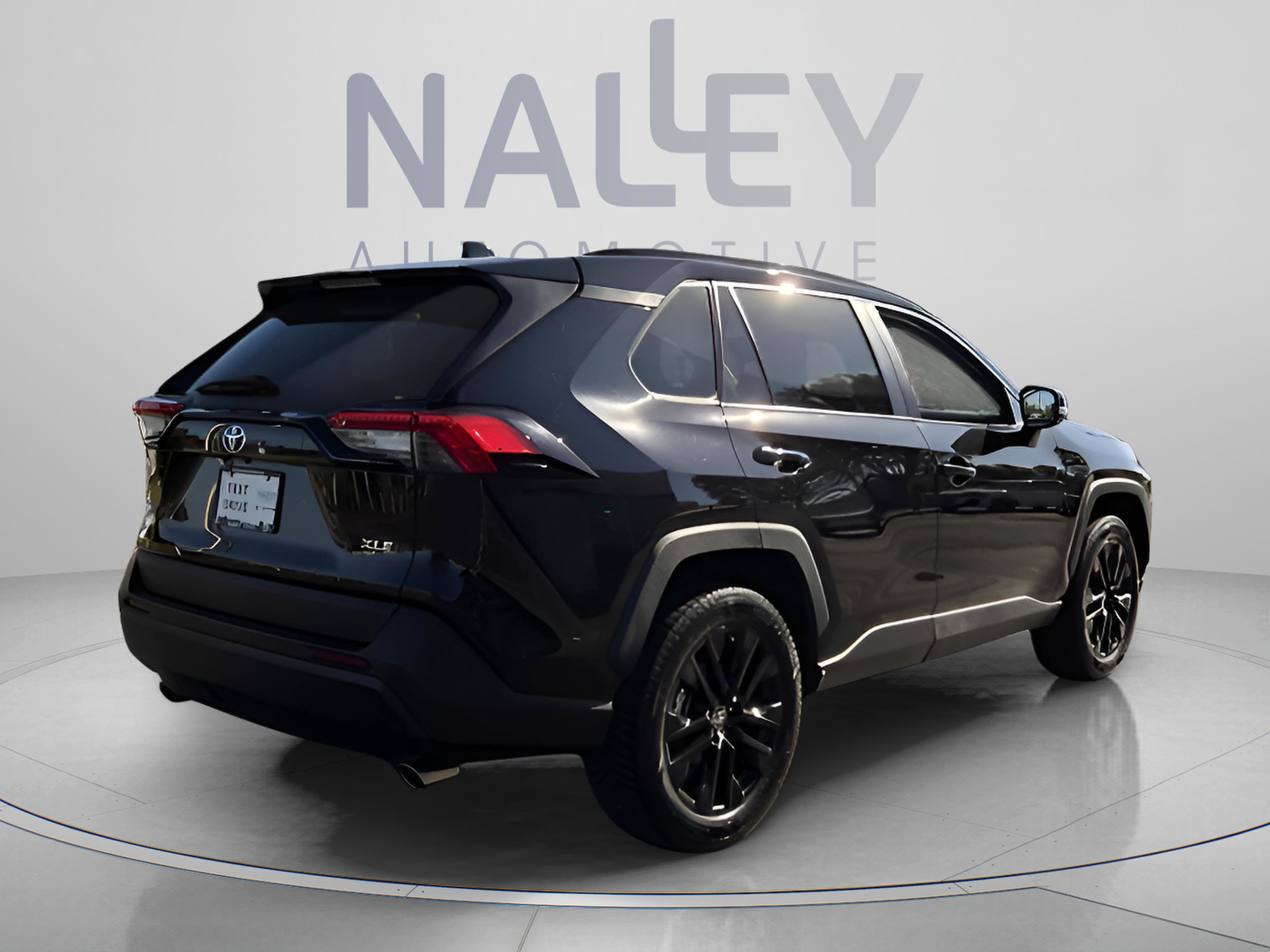 Certified 2021 Toyota RAV4 XLE Premium FWD image 5