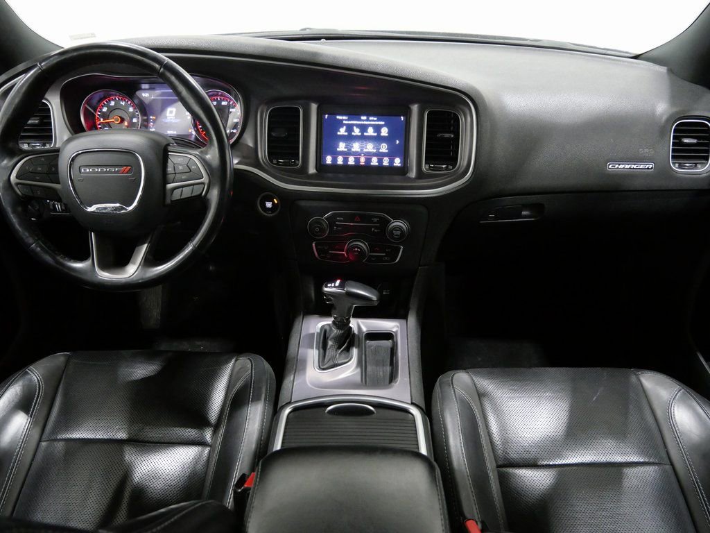 Used 2019 Dodge Charger SXT w/ Leather Interior Group image 10