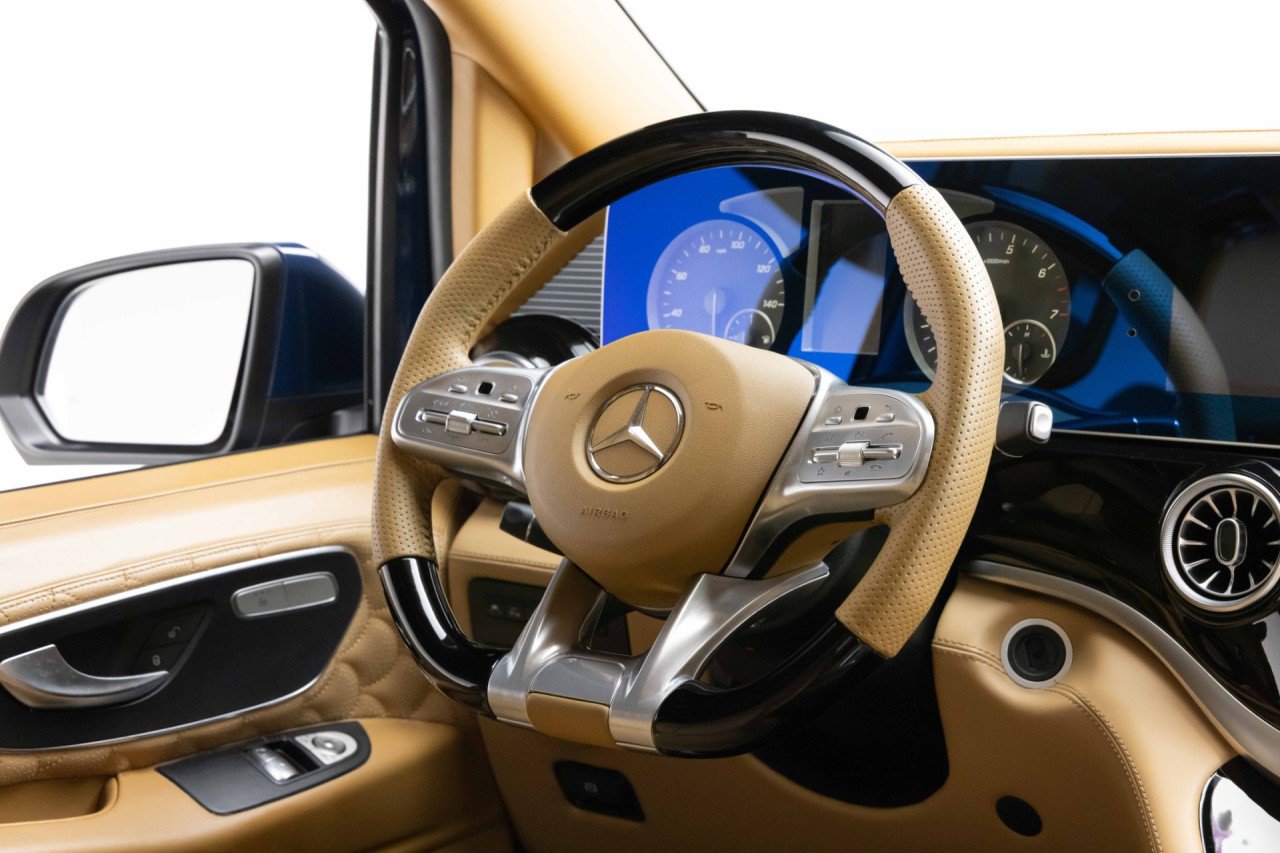 Used 2021 Mercedes-Benz Metris Passenger image 10