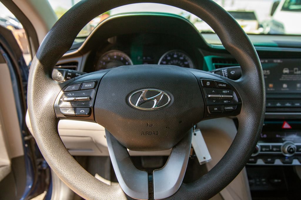 Used 2020 Hyundai Elantra SEL FWD image 17