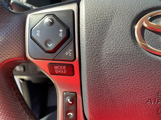 Used 2018 Toyota Tacoma SR5 AWD/4WD image 25