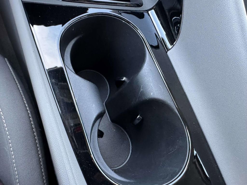 Certified 2025 Hyundai Elantra SEL image 29