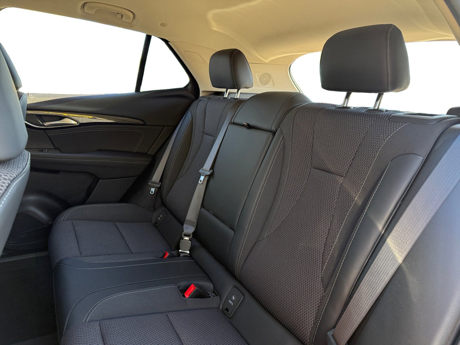 Used 2023 Buick Envision Preferred image 13