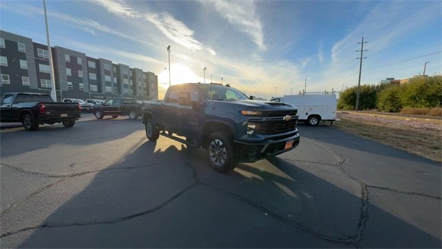 Used 2024 Chevrolet Silverado 2500 Custom w/ Custom Convenience Package image 2