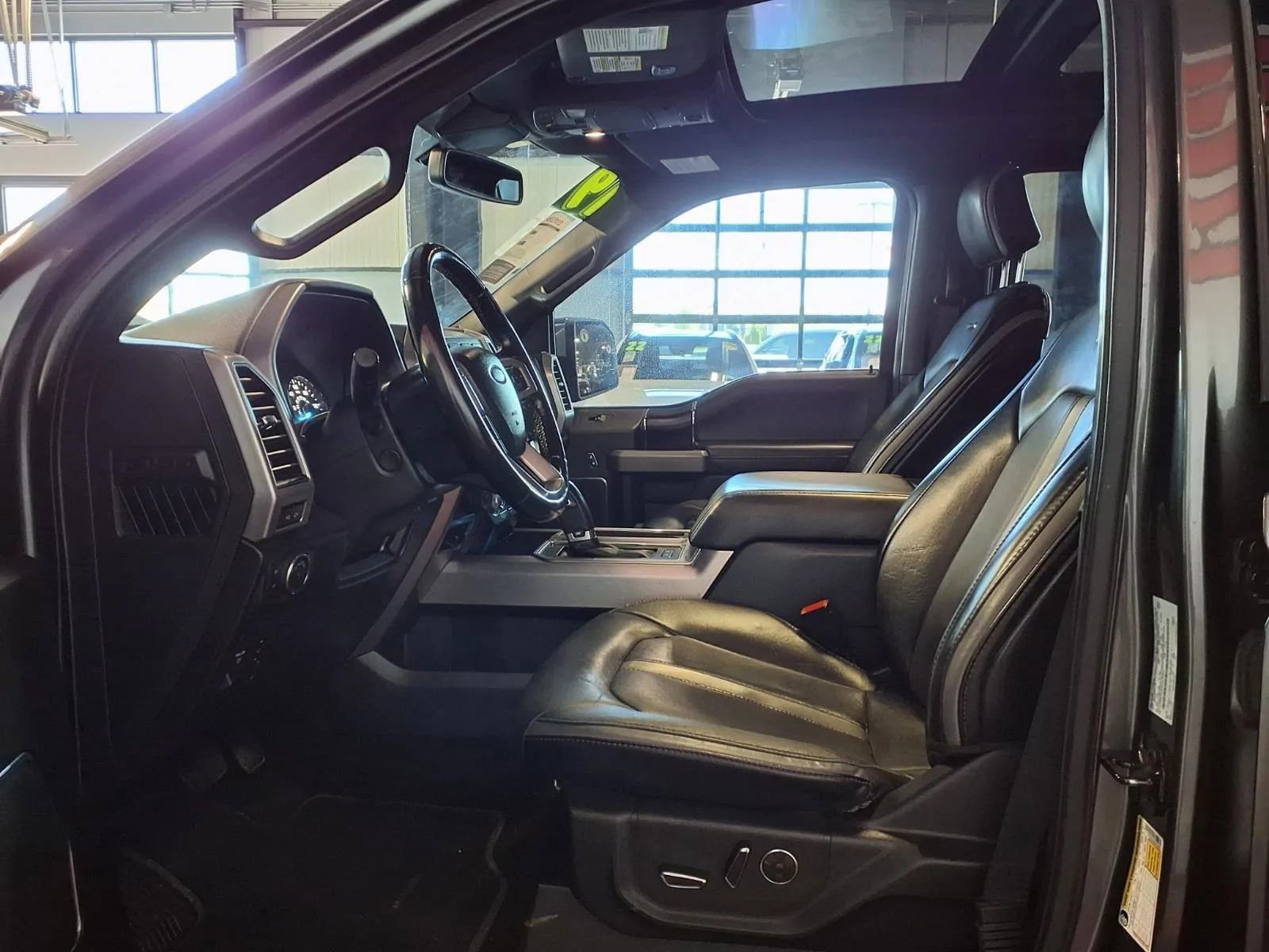 Used 2019 Ford F150 Platinum w/ Equipment Group 701A Luxury AWD/4WD image 18