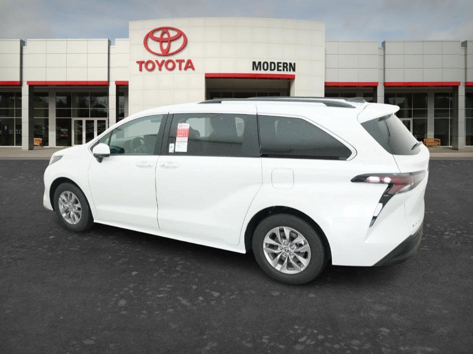 New 2026 Toyota Sienna XLE AWD/4WD image 16