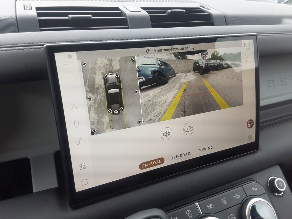 New 2024 Land Rover Defender 110 SE image 21