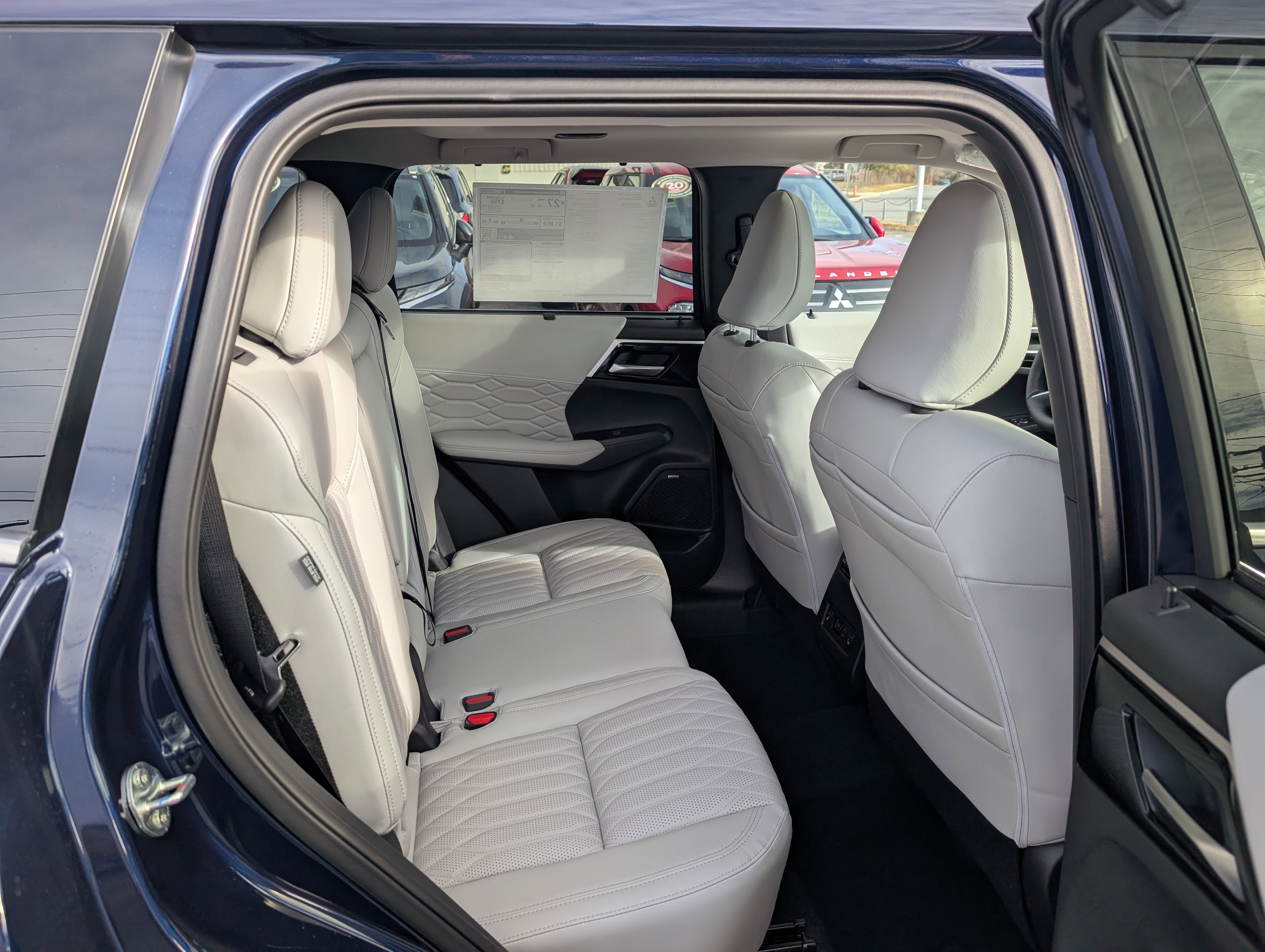 New 2026 Mitsubishi Outlander SEL image 11