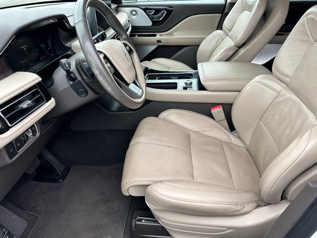 Used 2020 Lincoln Aviator Reserve w/ Equipment Group 201A image 8