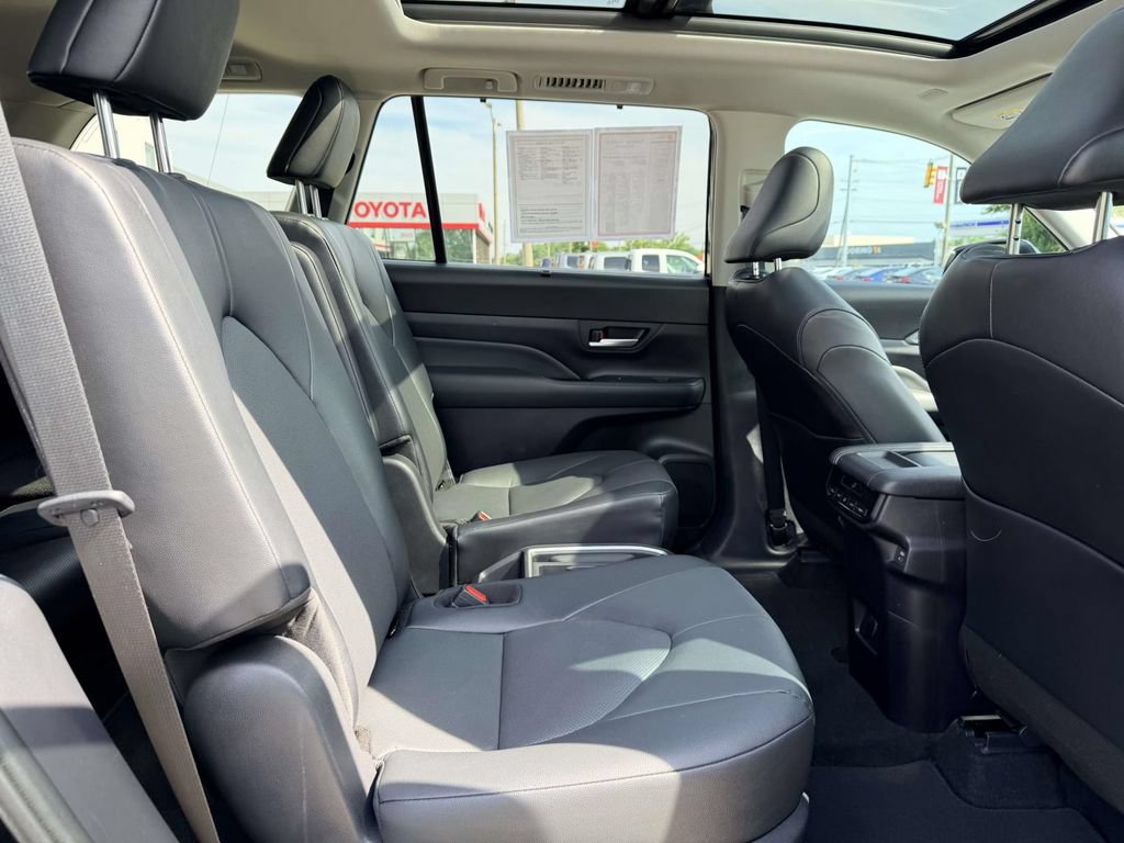 Certified 2026 Toyota Grand Highlander AWD image 15