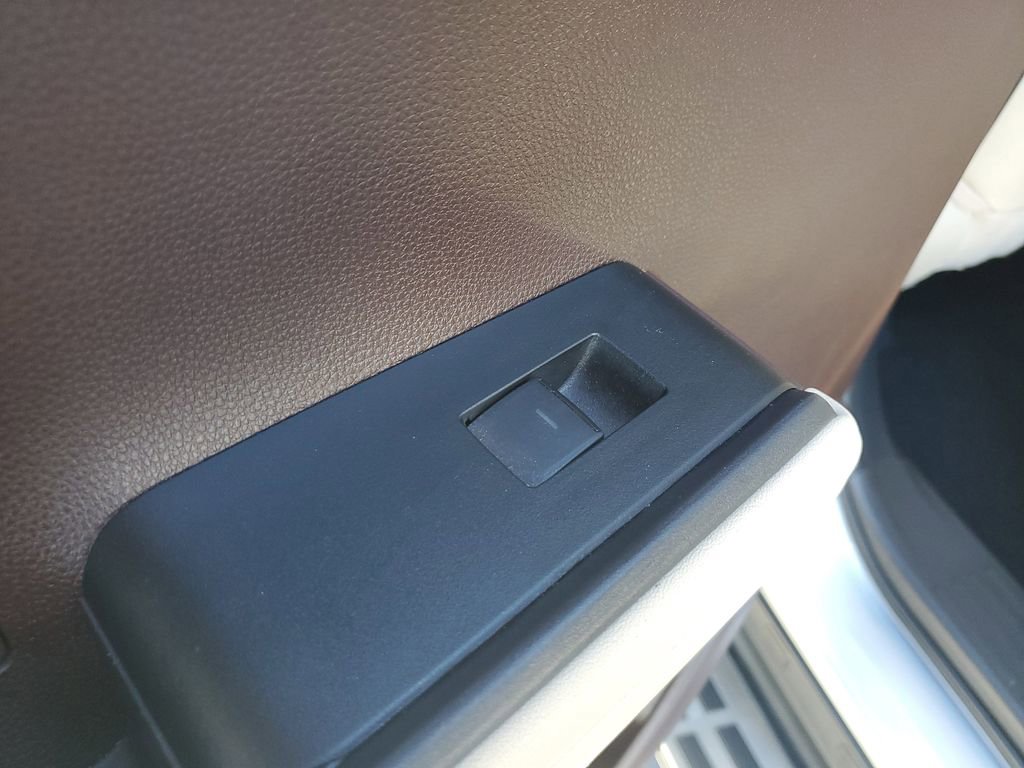 Used 2022 Toyota Highlander XLE image 18