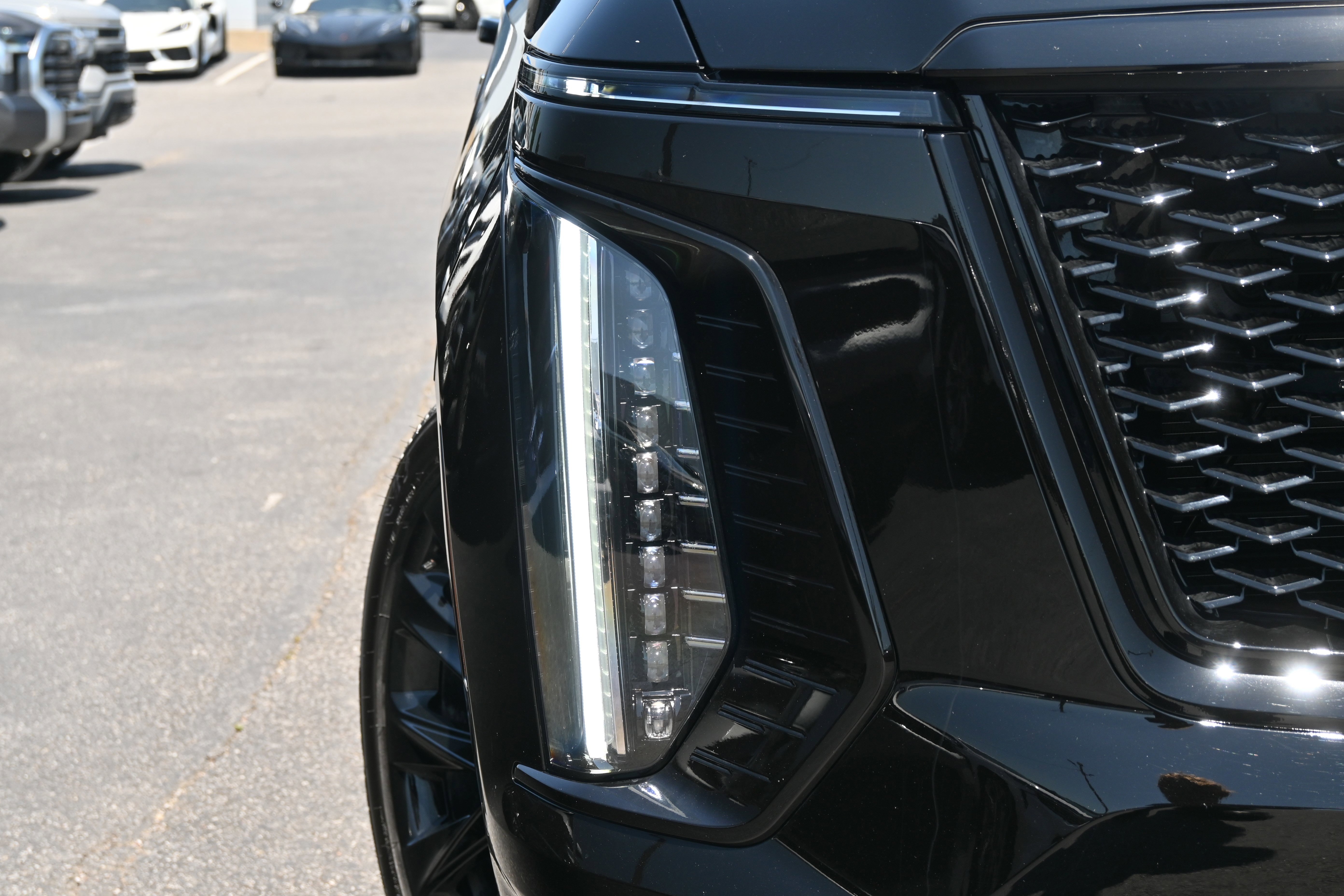 Used 2026 Cadillac Escalade Platinum Sport w/ LPO, ONYX Package image 32