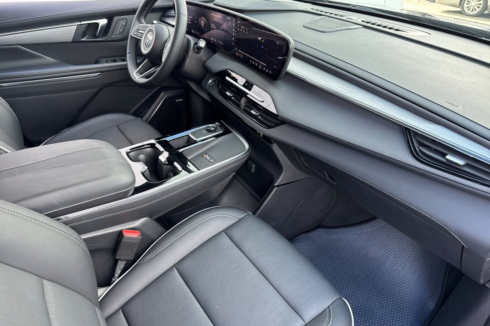 Used 2025 Buick Enclave Preferred FWD image 17