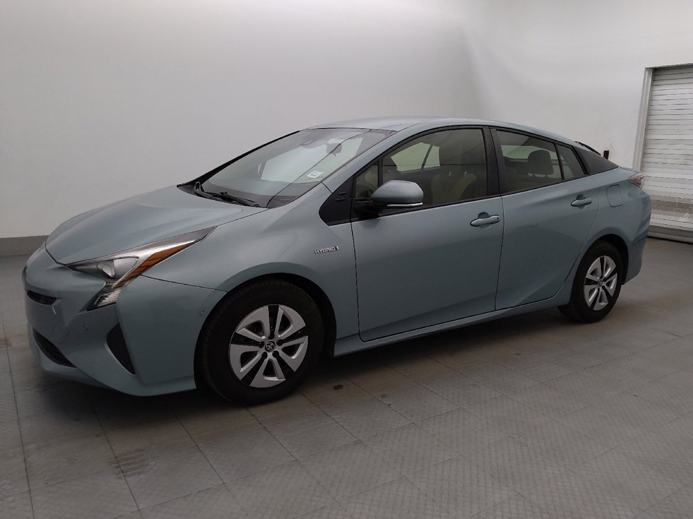 Used 2017 Toyota Prius Two w/ Prius Two Safety Plus Package FWD image 2