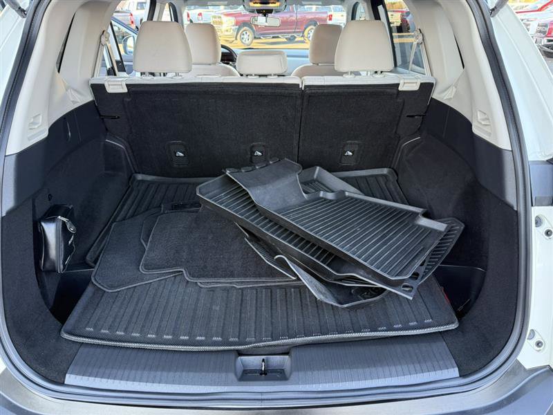 Used 2023 Nissan Rogue SV image 18