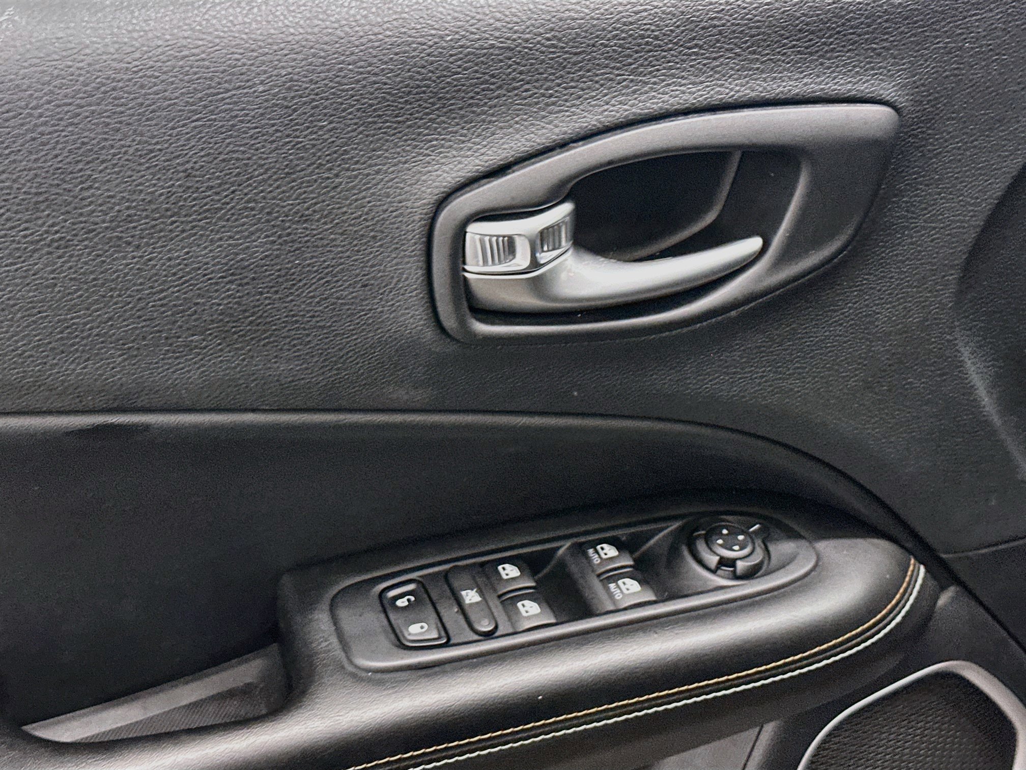 Used 2019 Jeep Compass Sport AWD/4WD image 15