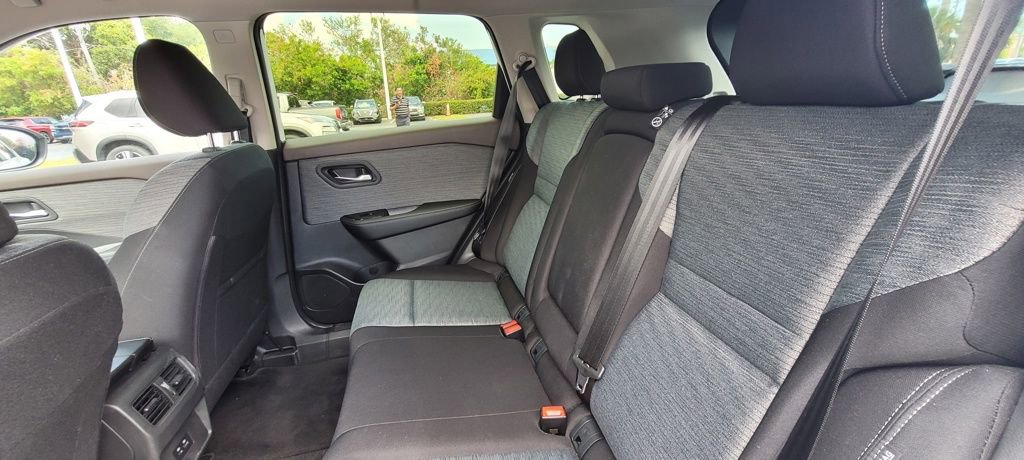 Certified 2023 Nissan Rogue SV FWD image 17