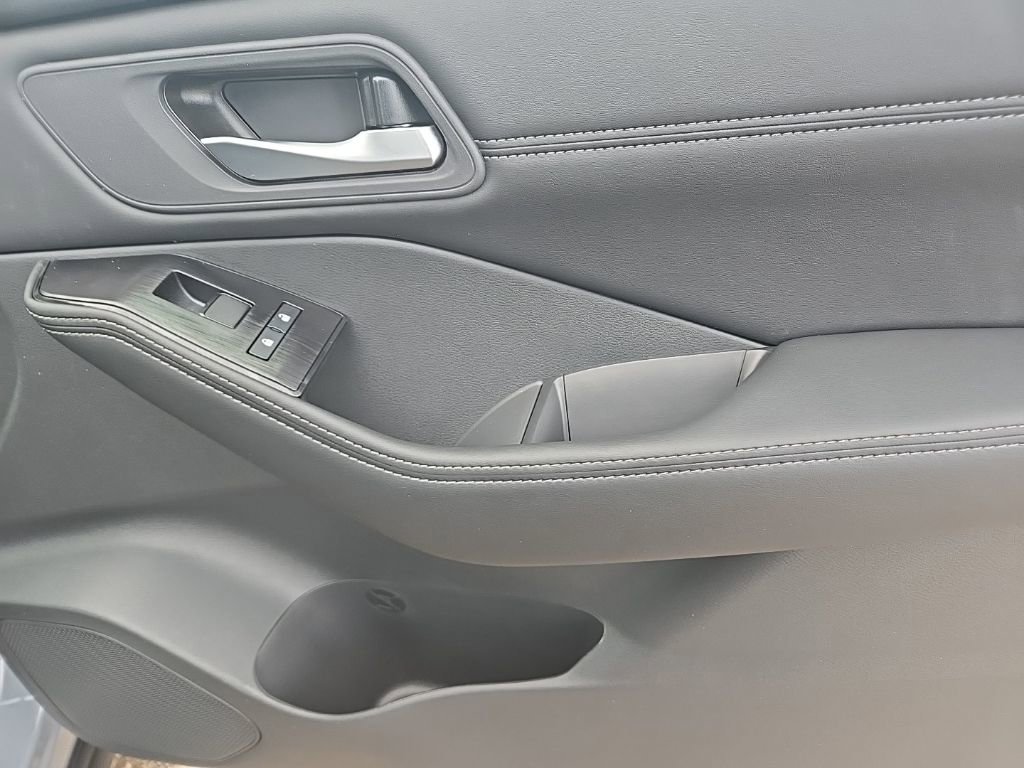 New 2026 Nissan Rogue SV image 28