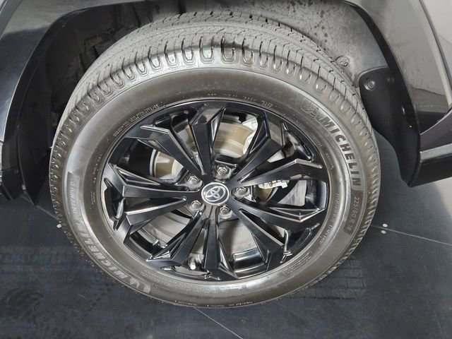 Used 2023 Toyota RAV4 XSE AWD/4WD image 11