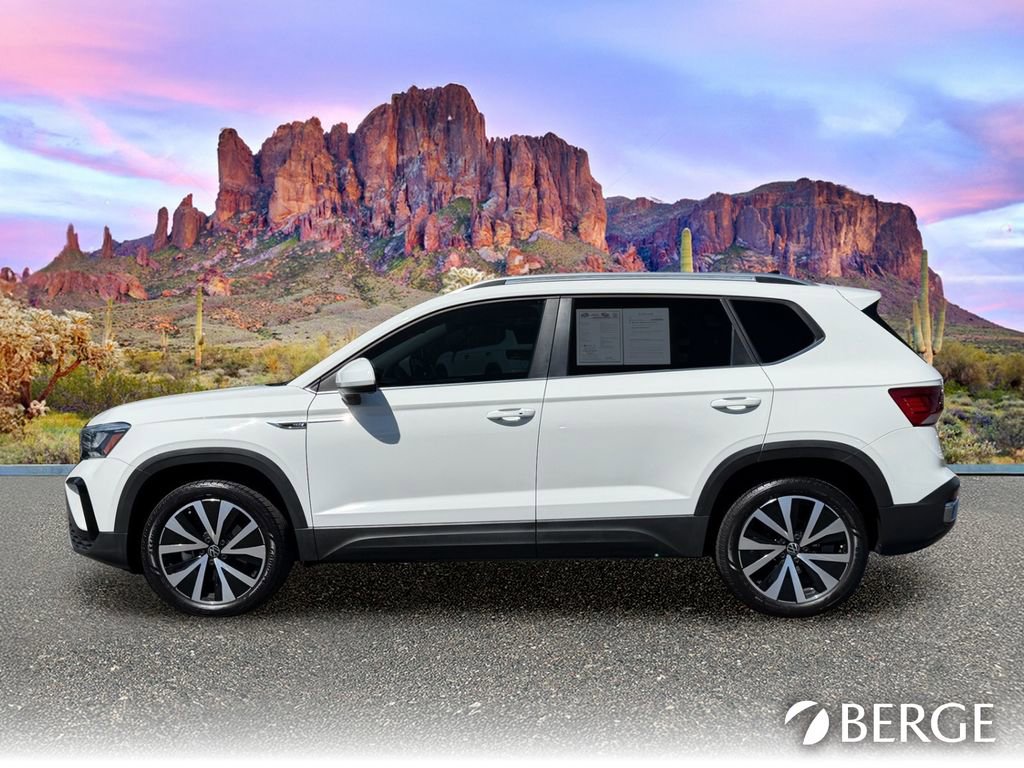 Used 2024 Volkswagen Taos SE FWD image 3
