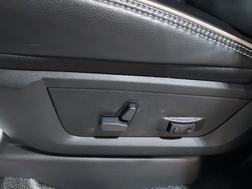 New 2026 RAM 5500 Tradesman w/ Laramie Trim Package image 18