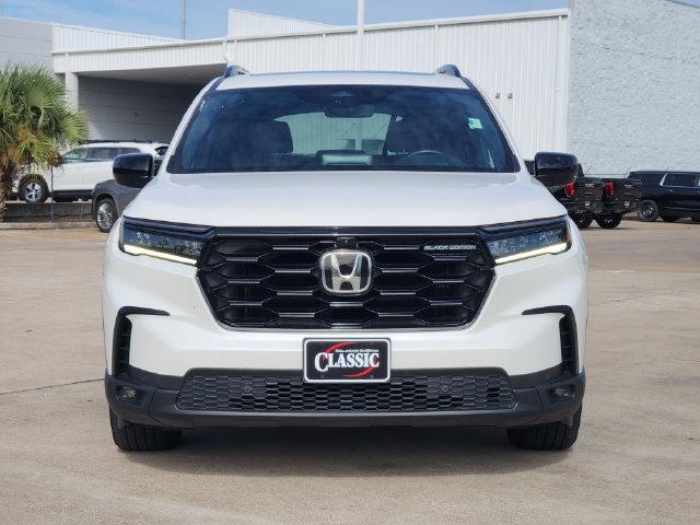 Used 2025 Honda Pilot Black Edition image 2
