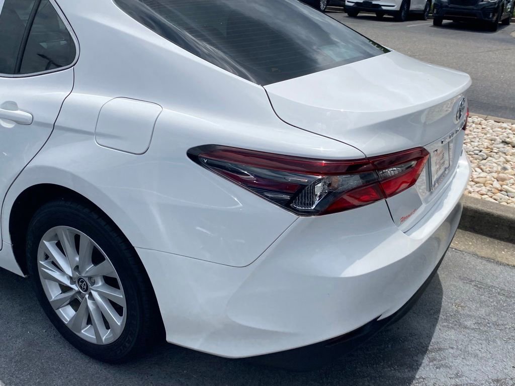 Used 2023 Toyota Camry LE w/ Convenience Package FWD image 11