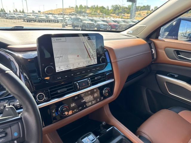 Used 2023 Nissan Pathfinder Platinum AWD/4WD image 10