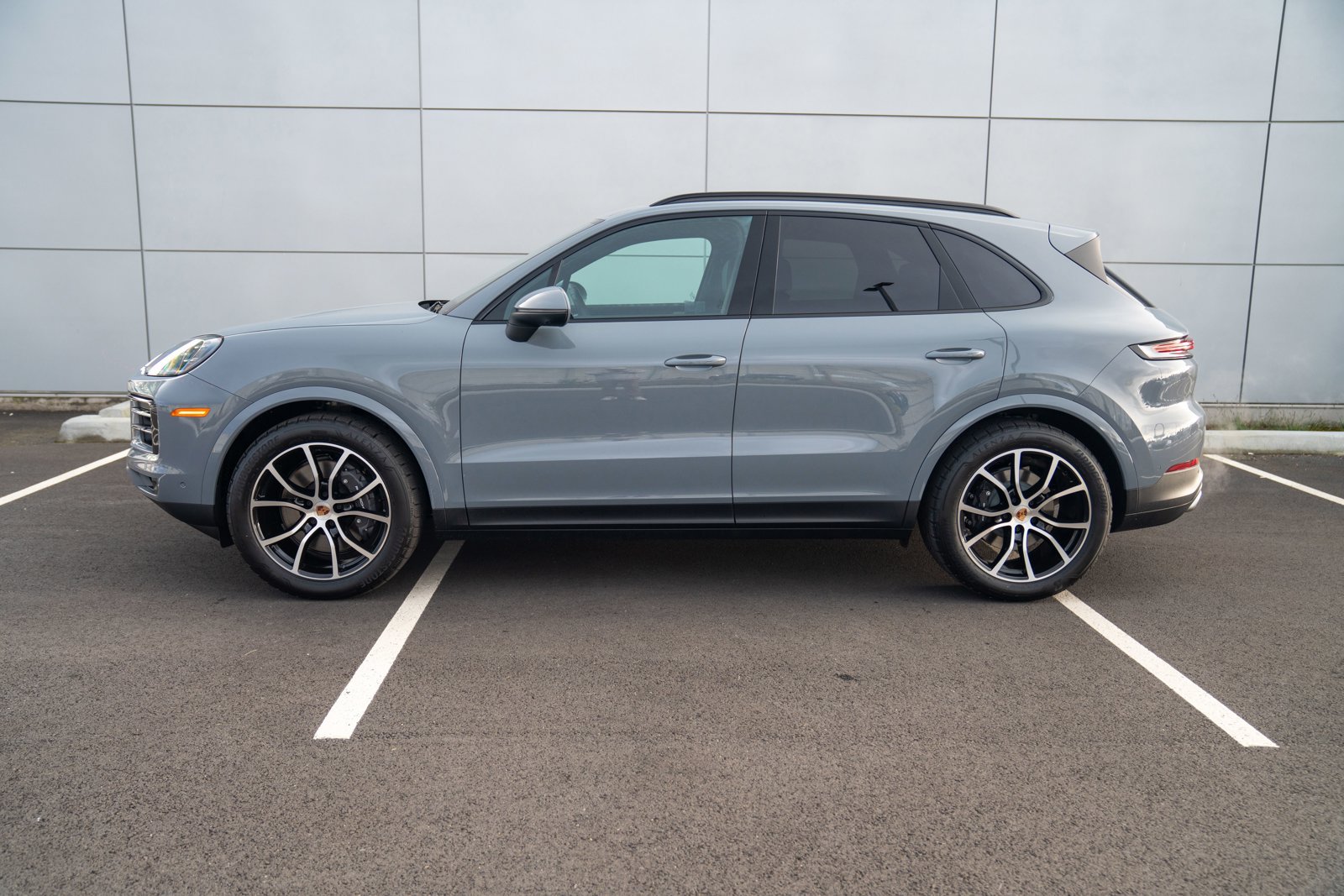 Certified 2026 Porsche Cayenne AWD/4WD image 2