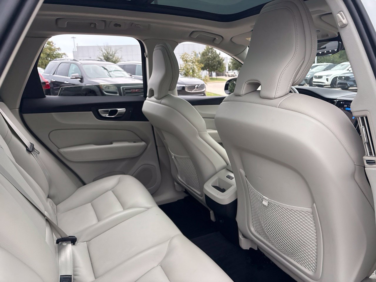 Used 2024 Volvo XC60 B5 Plus w/ Protection Package Premier AWD/4WD image 12
