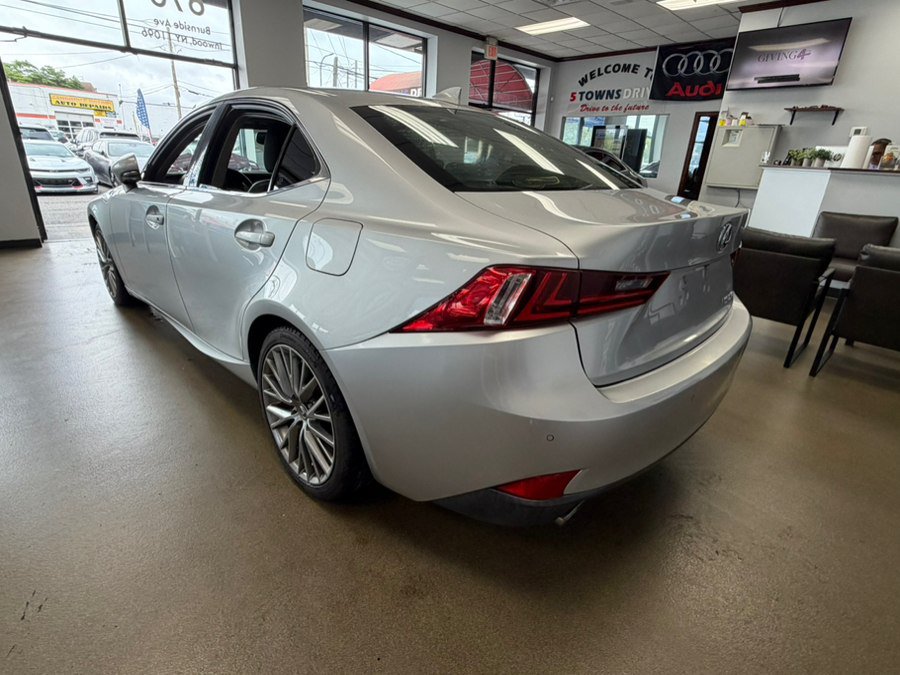 Used 2015 Lexus IS 250 w/ Premium Package RWD image 11