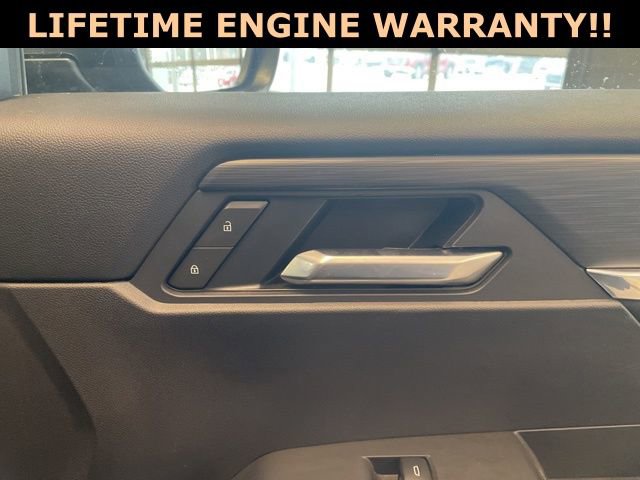 Used 2025 GMC Acadia Elevation image 40