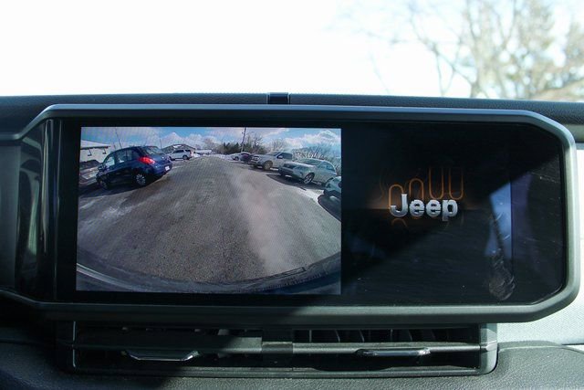 Used 2025 Jeep Wrangler Sport image 22