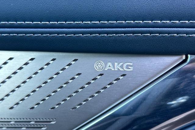 New 2025 Cadillac Escalade IQ Luxury 2 image 22