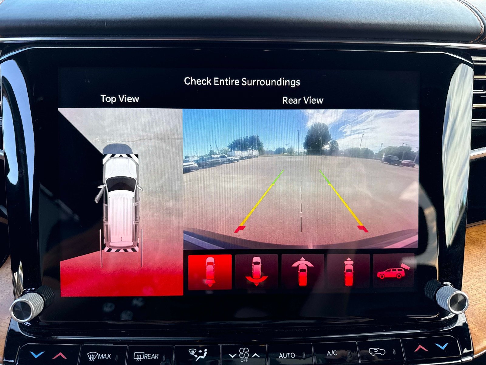 Used 2022 Jeep Grand Wagoneer Series III w/ Rear Seat Video Group 1 AWD/4WD image 27
