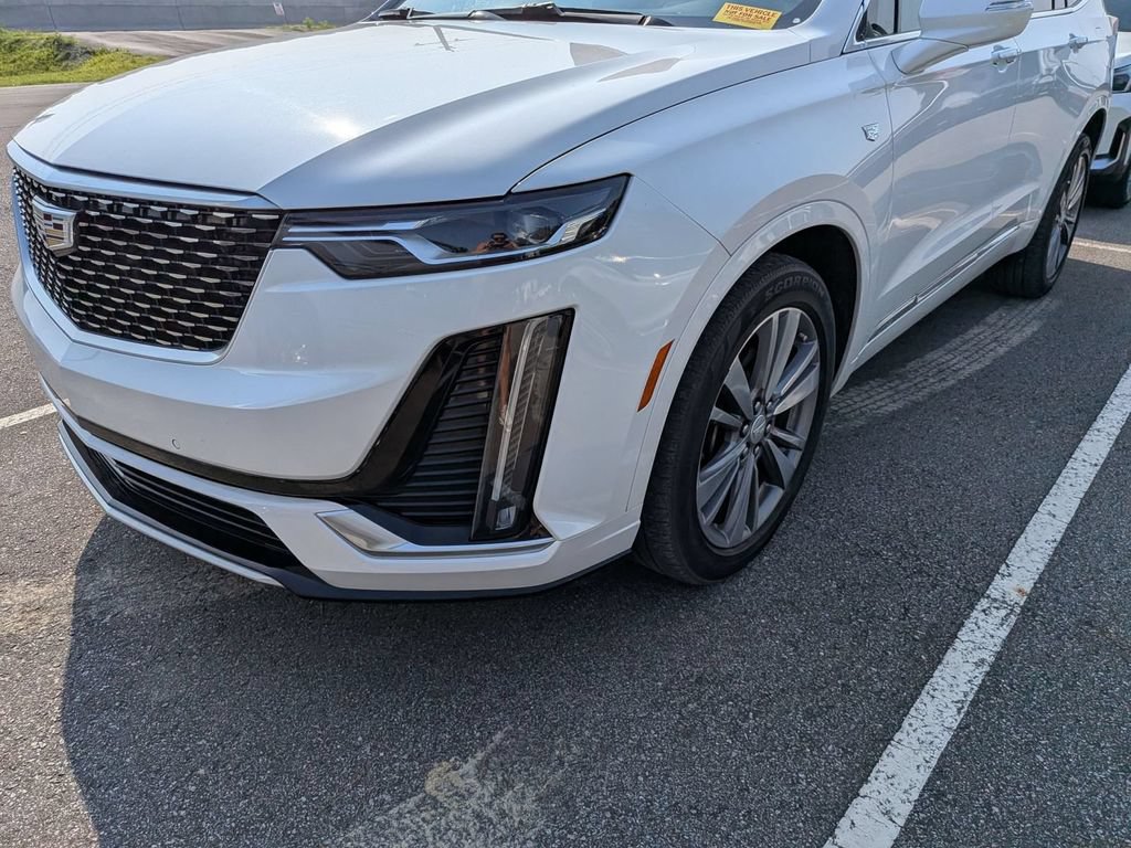 Used 2020 Cadillac XT6 Premium Luxury FWD image 2